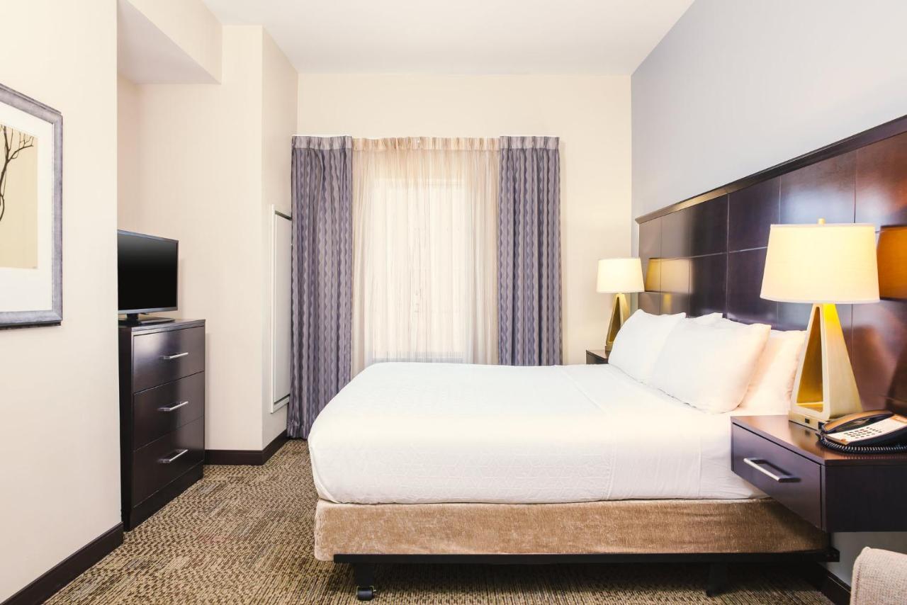 Staybridge Suites Denver - Central Park By Ihg Exterior foto