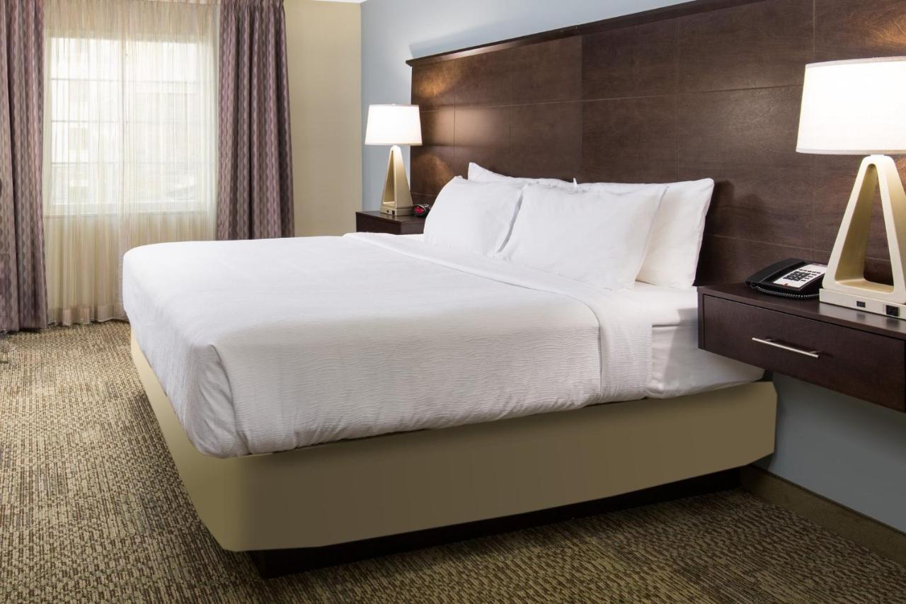 Staybridge Suites Denver - Central Park By Ihg Exterior foto